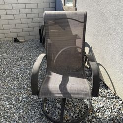 3 Outdoor Swivel Chairs