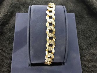 Cuban Link Bracelet - Yellow Gold 14k (.585) 24.8 grams 8 inch
