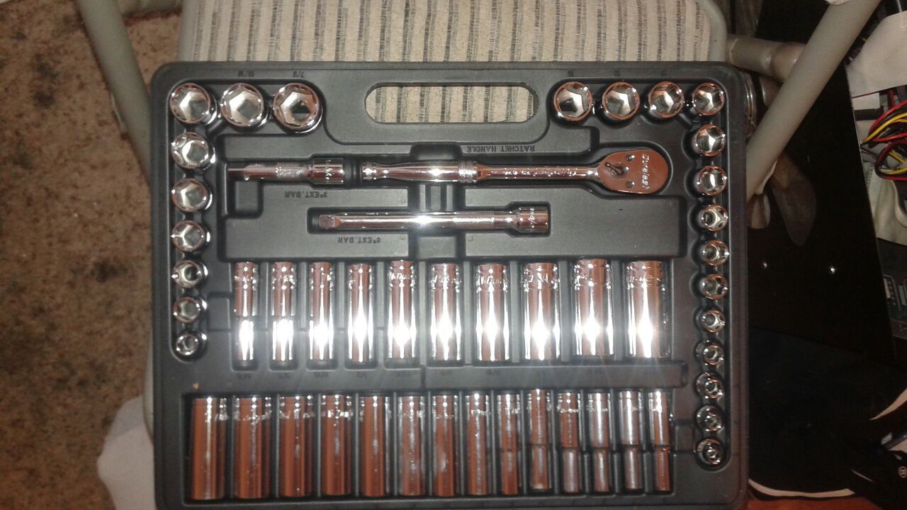 Duralast 50 piece ratchet/socket set