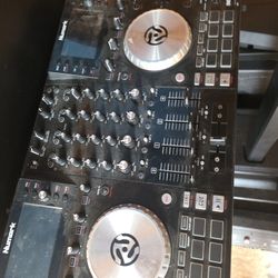 Numark NVII Digital DJ Controller