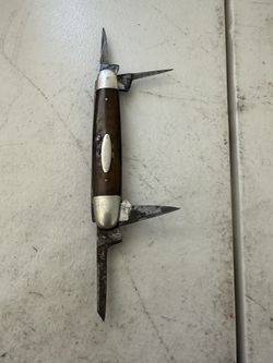 Very Old Rare Case Know Four Blade And Tight With Lots Of Use A Real Collecting Piece Has History and A Missing Piece Of Handle Serious Collectors Onl