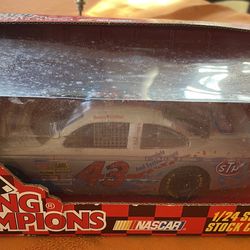 #43 Bobby Hamilton STP Racing Champion 25 Ann 1996 Pontiac Nascar 1:24