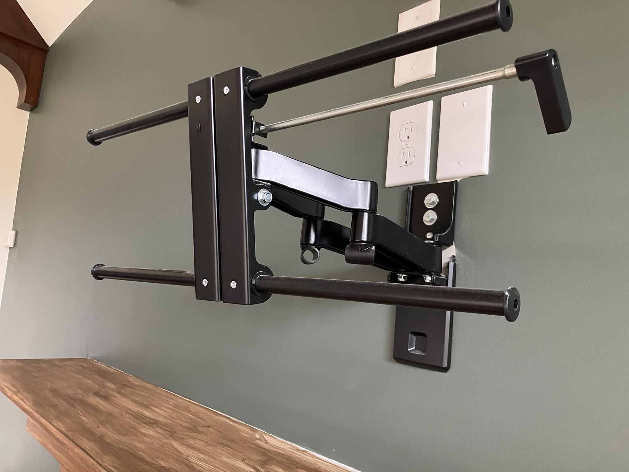 Adjustable TV Wall Mount