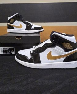 Air Jordan 1 Mid SE