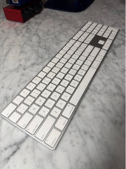 Apple Keyboard