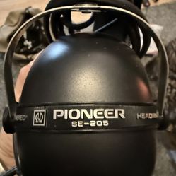SE-205 Pioneer Vintage Studio Headphones 