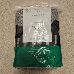 NEW Men Sport Briefs, 4 Pack, Size XL. $12.