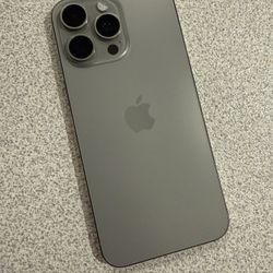 iPhone 15 PRO MAX — 90% Battery — 256GB