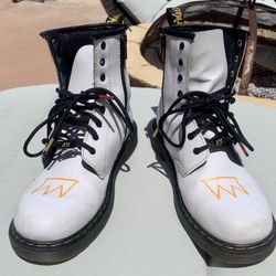 Dr. Martens, Size 7 Women- YOUTH 1460 BASQUIAT LEATHER BOOTS