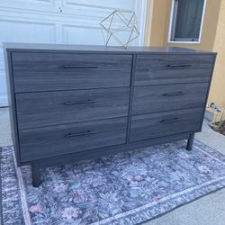 Beautiful Like New Dresser 