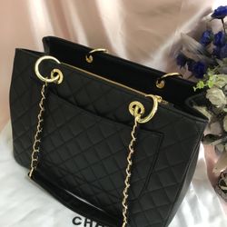 Authentic CHANEL GST tote handbag large capacity laptop