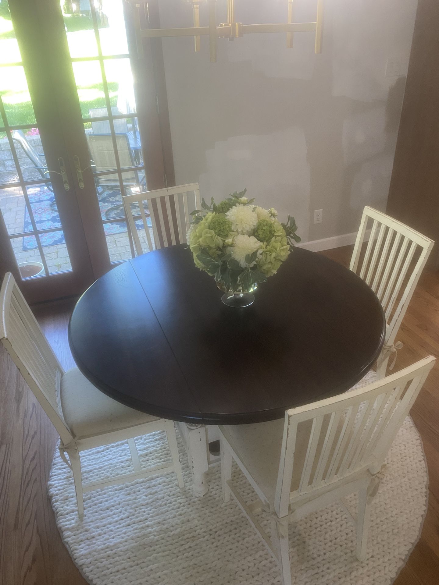 Dining Table With Chairs And Rug