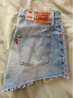 LEVIS SHORTS WOMEN