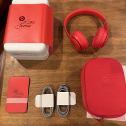 Beats Solo 4 Jennie Edition