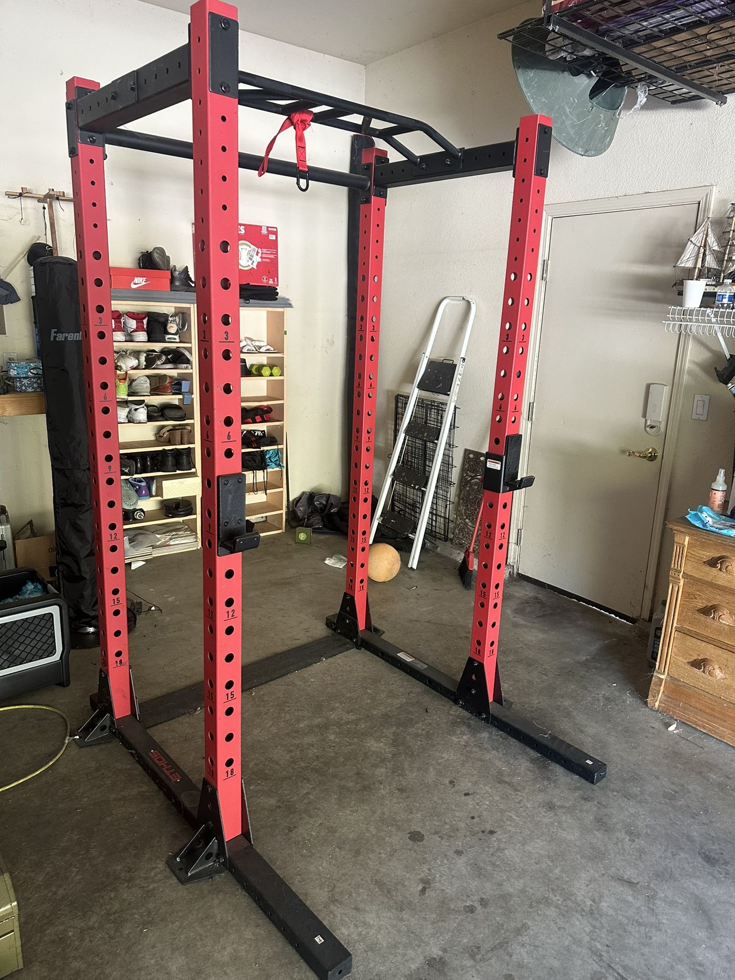 ETHOS RACK WITH PULL UP ,SAFETY ARMS ,JCUPS,OLD SCHOOL HEAVY DUTY SAMSON BENCH AND BAR WITH COLLARS