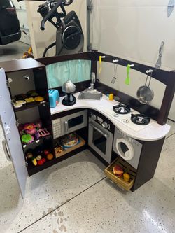 Kids play kitchen