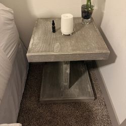 2 End Tables 