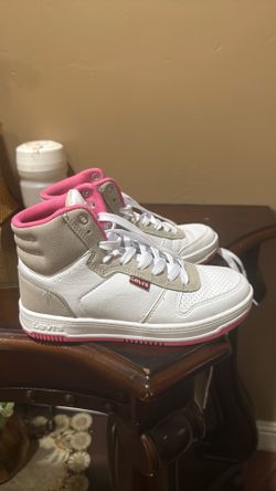 Levi's shoes for girls size 3