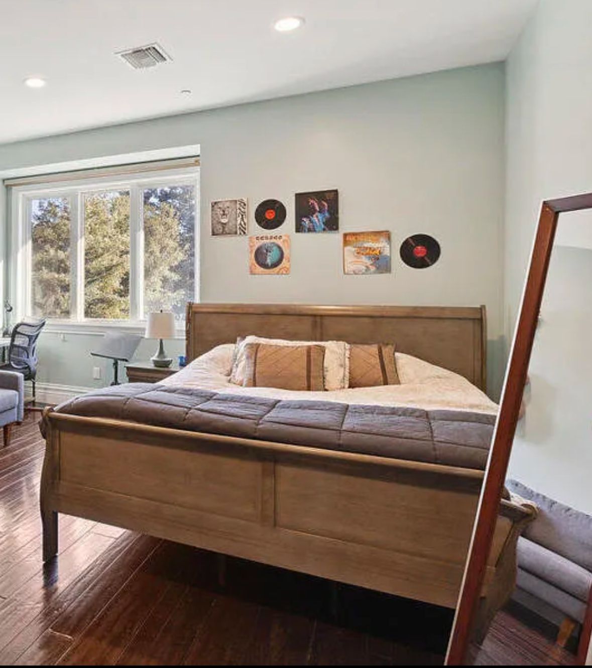 Cal King Bed With Nightstand