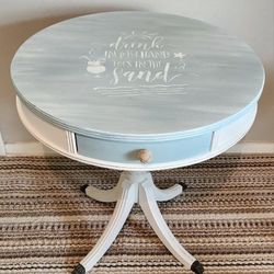 Weathered Beachy Table ⛱️🌊🏖️🐚👙🩴
