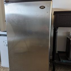 Mini Fridge - Sanyo SR-3770S Stainless Steel 3.7 Cubic Foot