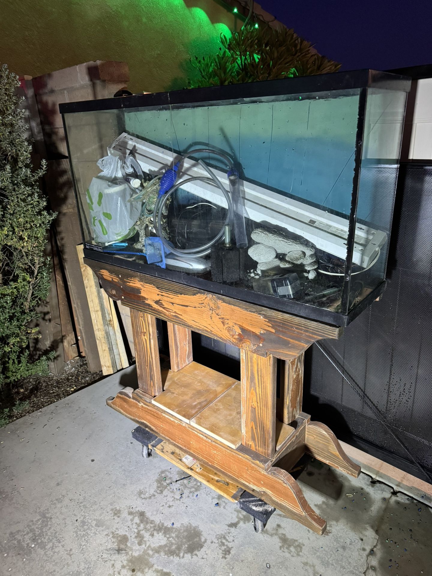 60 Aquarium With Lots Of Supplies