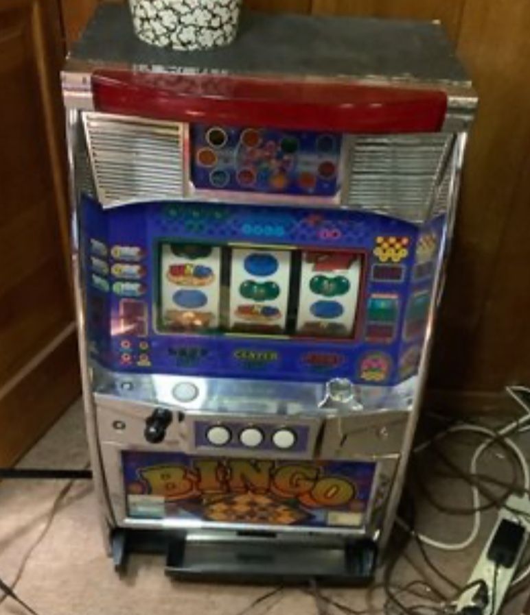 Full Size Slot Machine