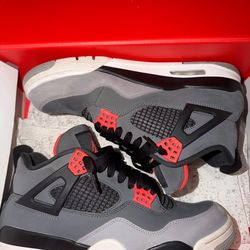 AJ4 Infrared M9.5