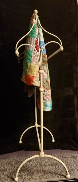 Vintage Iron Quilt Stand