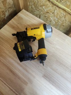 DEWALT

Pneumatic 15-Degree Coil Siding Nailer

