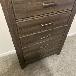 Queen Size Bed & Dresser 