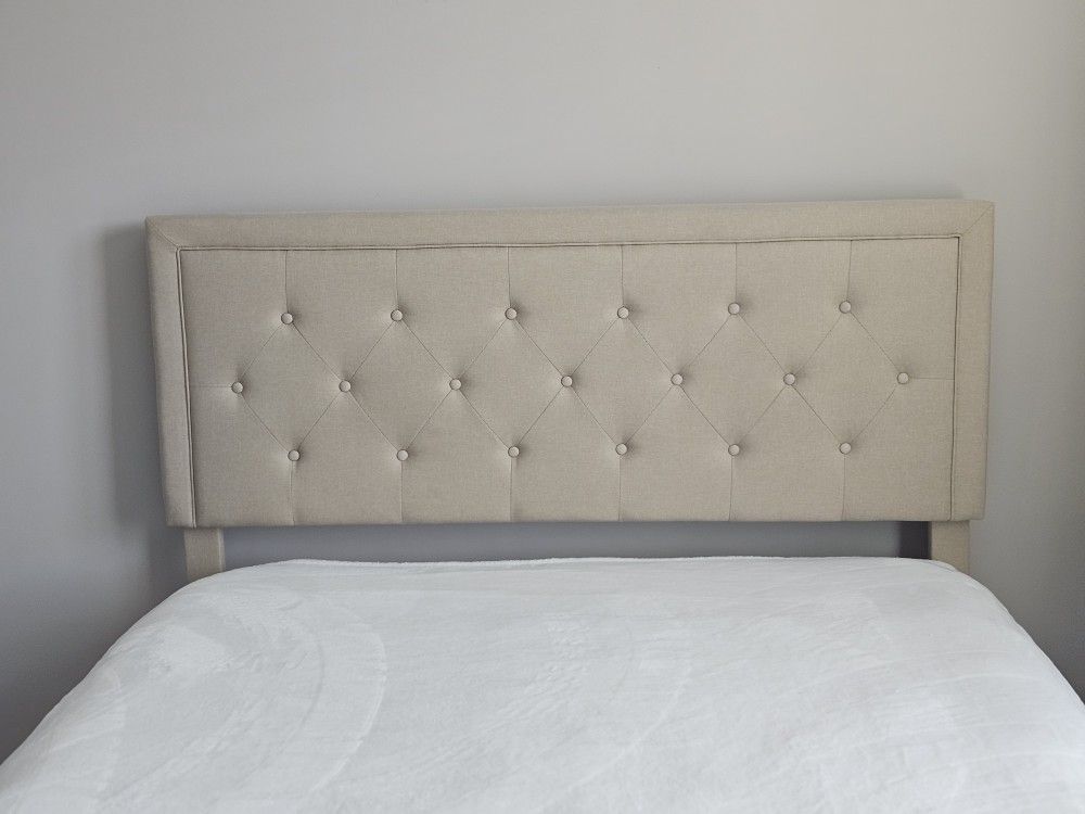 Queen Size Button Tufted Platform Bed Frame w/ Adjustable Headboard/Wood Slat Support/Beige