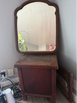 FREE – Wooden Storage Chest / box  with Mirror