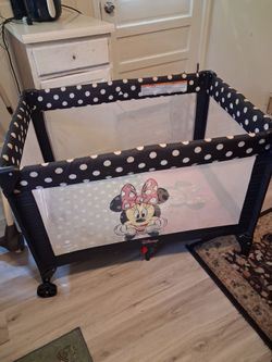 Used play pen