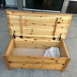 Solid Wooden Blanket Chest 