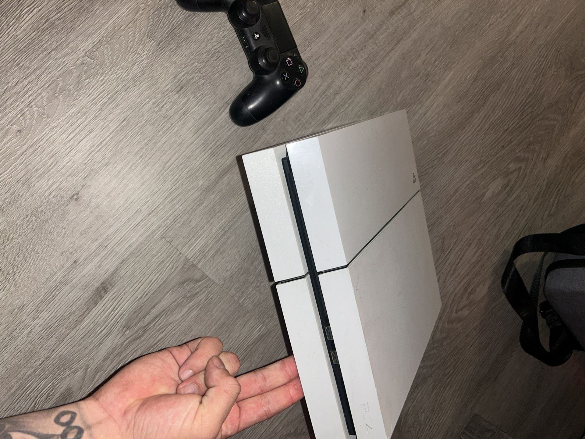 PS4 With 1 Controller