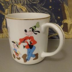 '70S WALT DISNEY WORLD MICKEY MOUSE PARADE COFFEE MUG TEA CUP JAPAN GOLD RIM W/HANDLE 