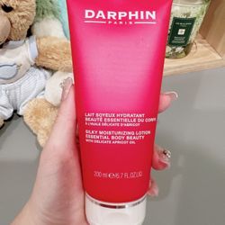 Darphin Silky Moisturizing Body Lotion 6.7oz – Brand New