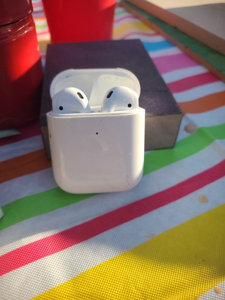 Apple EarBuds 2nd Gen