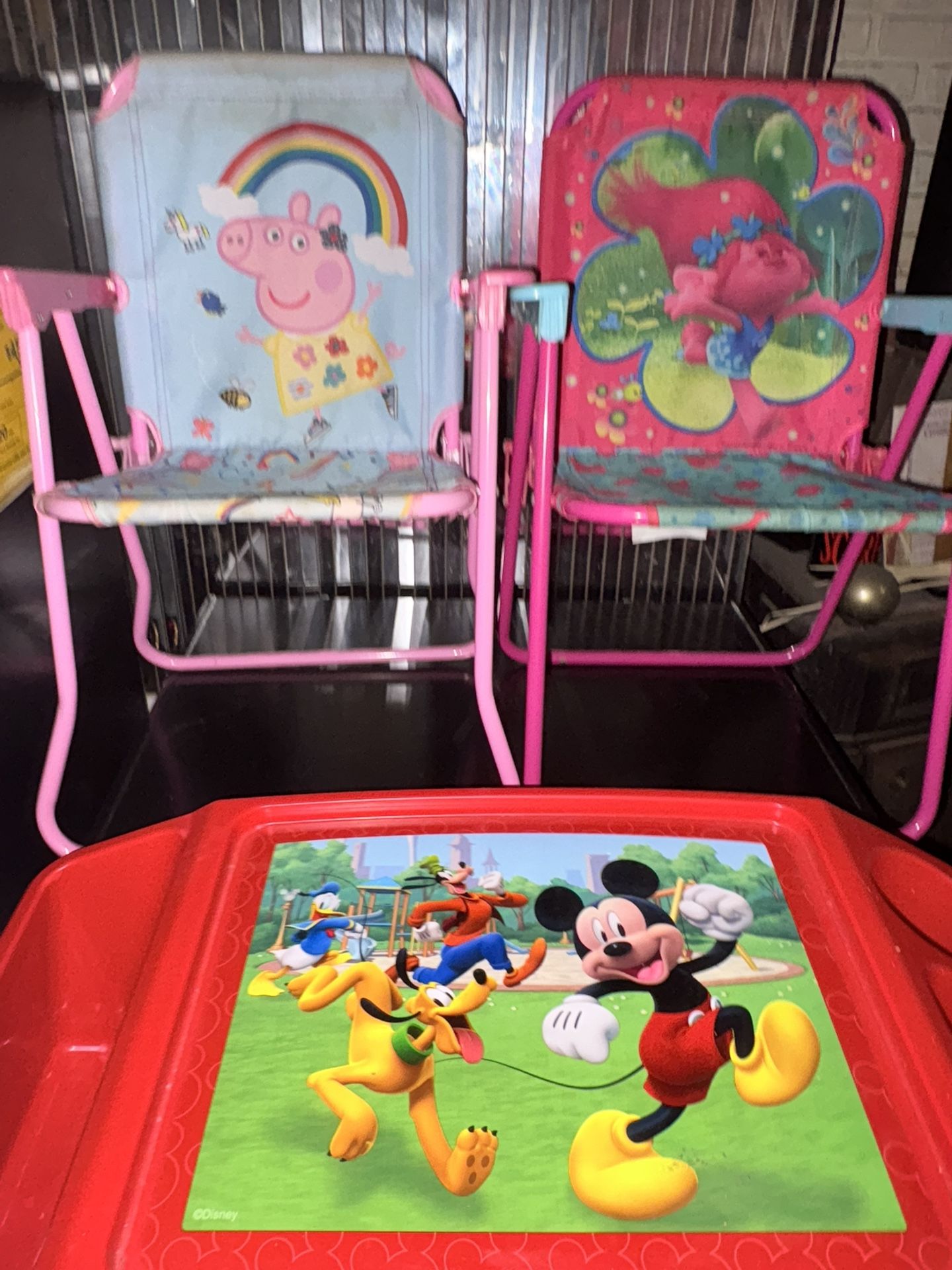 PEPPA PIG & TROLLS FOLDABLE CHAIR WITH MICKEY MOUSE TRAY