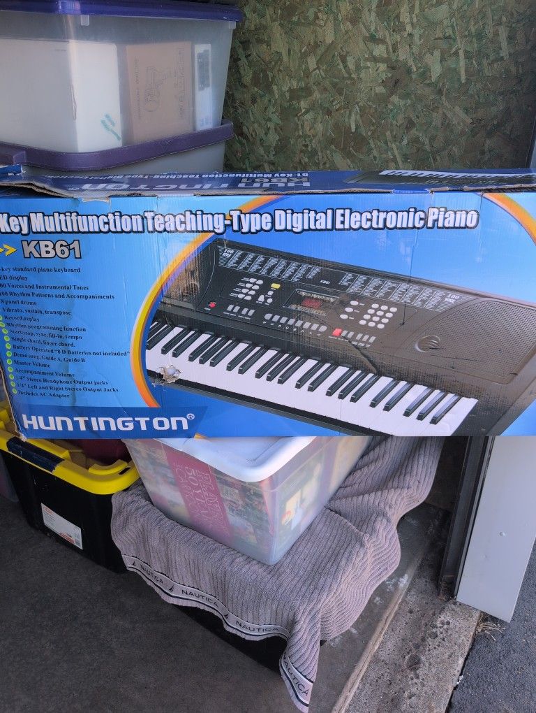 Huntington KB61 Electric Piano. 61-Key Multifunction Teaching-Type.