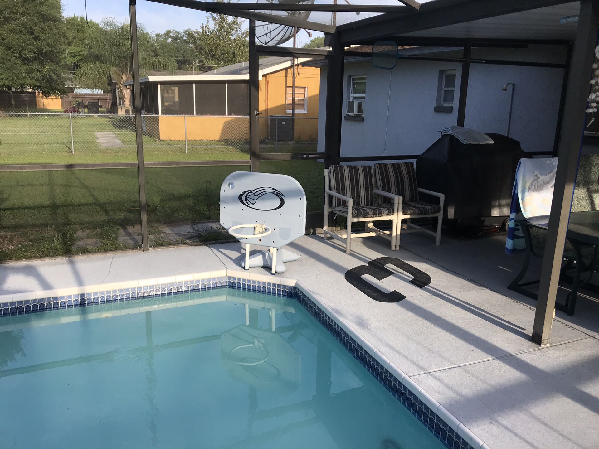 Pool basketball stand with 2 new nets