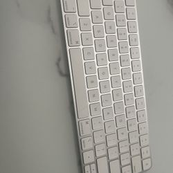Apple A2450 Keyboard (light Use) 