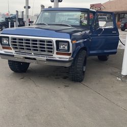 1977 Ford 2000