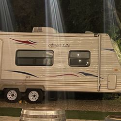 2013 Gulf Stream Amerilite Travel Trailer ($9,500)