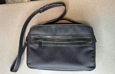 YSL BLACK LEATHER SHOULD BAG