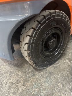 Toyota forklift tires new
