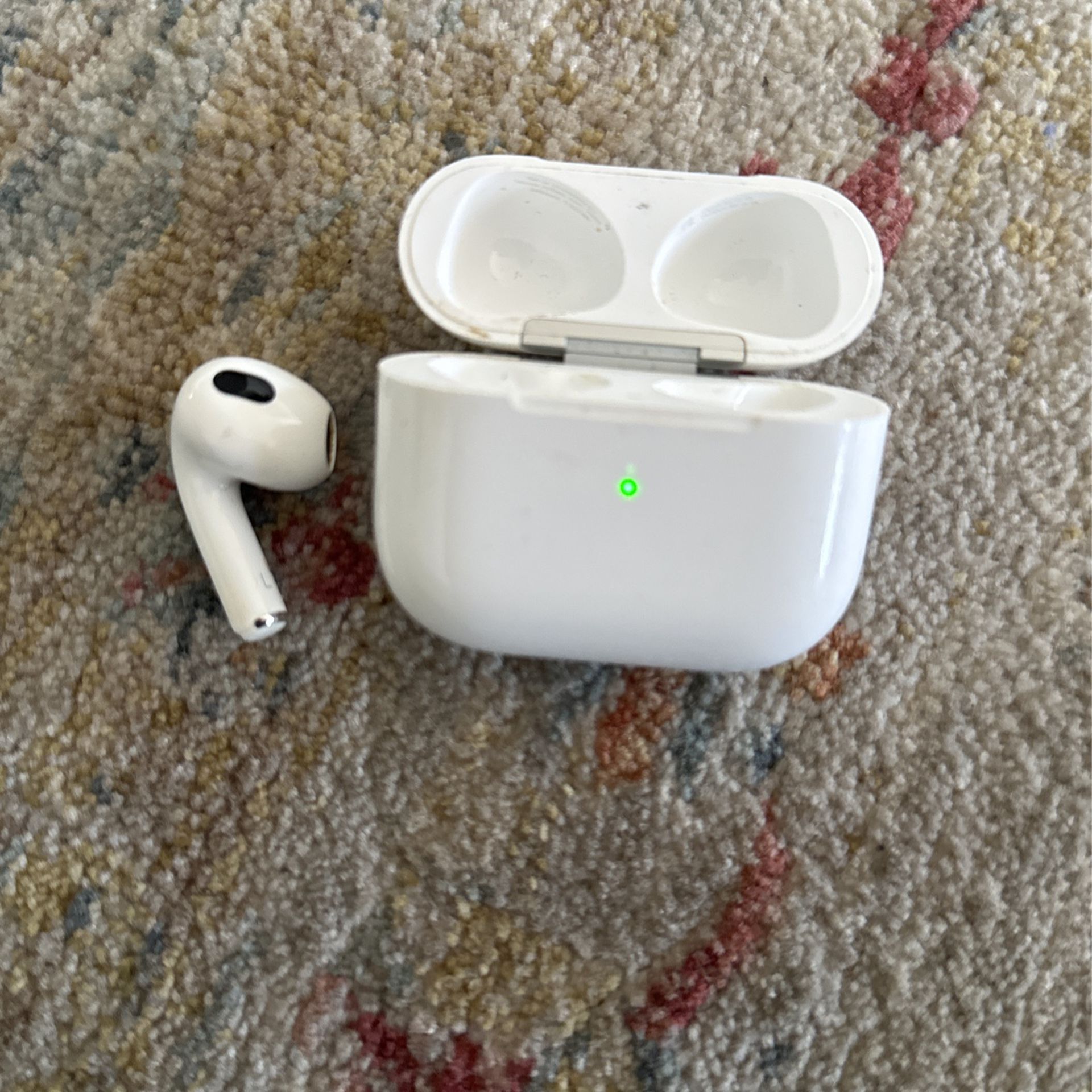 Original Apple AirPods 3, Miss The Right Earbuds 