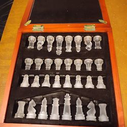 8.5x8.5   Portable Chess  Set