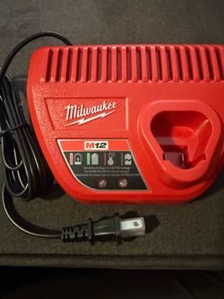 Milwaukee M12 charger